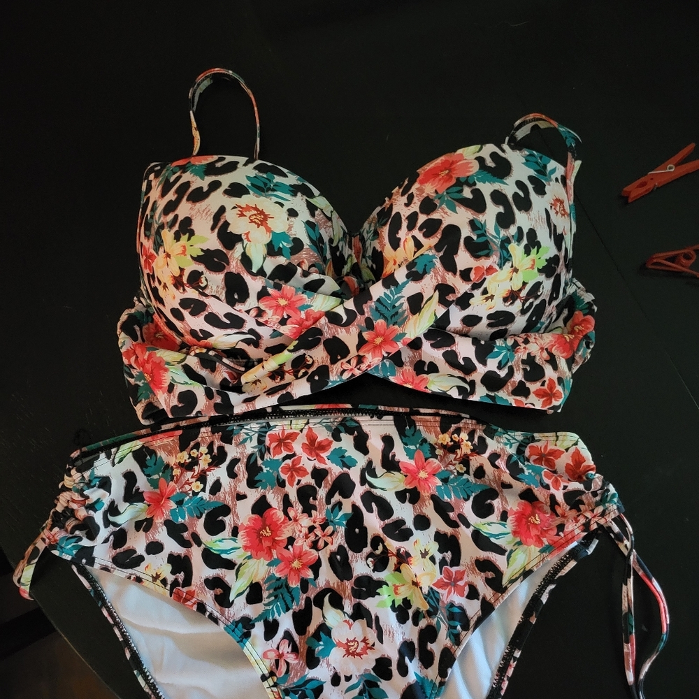 Women's swimsuit size 2XXL